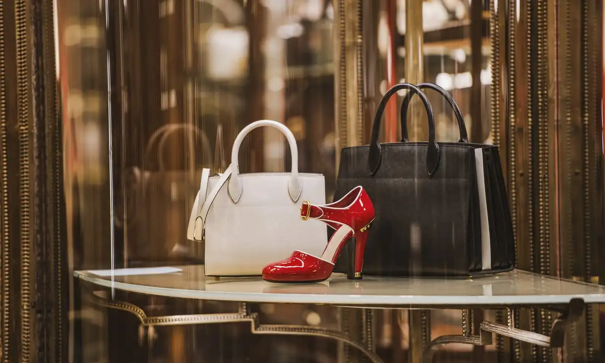 Blockchain in Luxury Goods and Counterfeit Prevention - AI Trends India